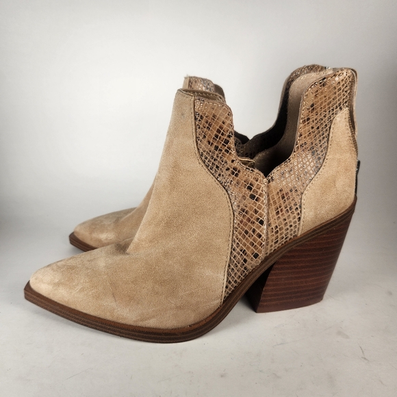 VINCE CAMUTO Women's Gannilla Suede Snake Skin Boot 6.5 Beige Leather Western - Picture 13 of 13